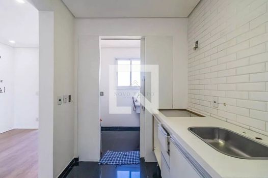 Foto 3 do(a) Apartamento de 3 quartos à venda em Jardim Tupanci, Barueri