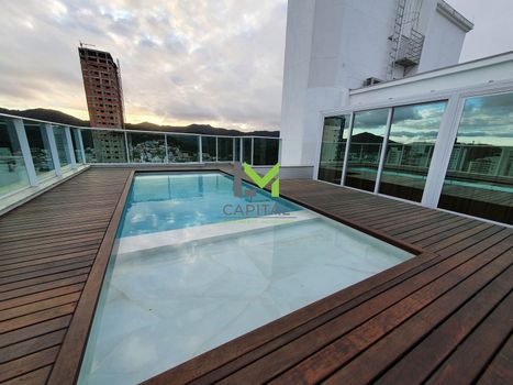 Foto 3 do(a) Cobertura de 3 quartos à venda em Pioneiros, Balneário Camboriú