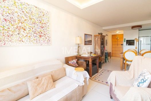Foto 1 do(a) Apartamento de 2 quartos para alugar em Passo da Areia, Porto Alegre