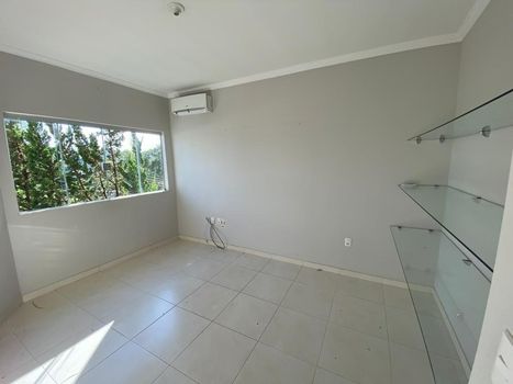 Foto 3 do(a) Casa de 3 quartos à venda em Parque São José, Varginha