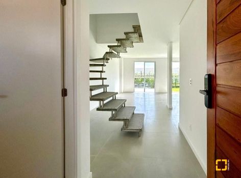 Foto 2 do(a) Casa em Condomínio de 3 quartos à venda em Morro das Pedras, Florianópolis