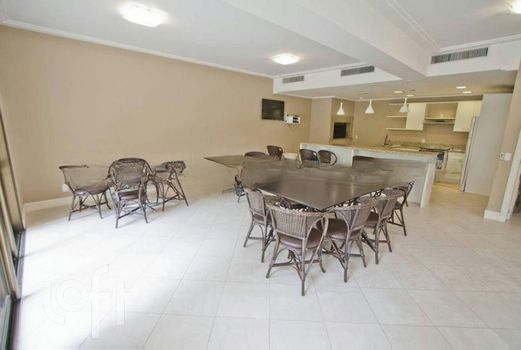 Foto 34 do(a) Apartamento de 4 quartos à venda em Três Figueiras, Porto Alegre