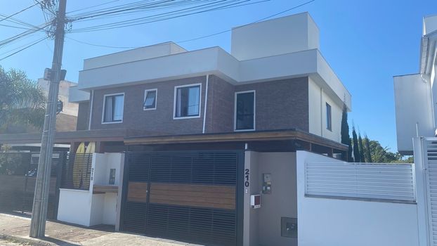 Foto 2 do(a) Casa de 3 quartos à venda em Ribeirão da Ilha, Florianópolis