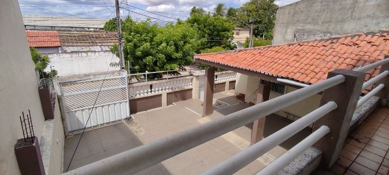 Foto 1 do(a) Casa de 5 quartos à venda em Padre Andrade, Fortaleza