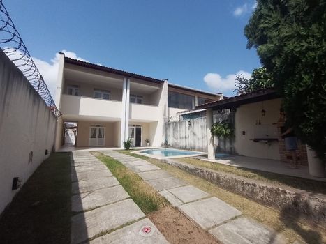 Foto 3 do(a) Casa de 5 quartos à venda em Sapiranga-Coité, Fortaleza