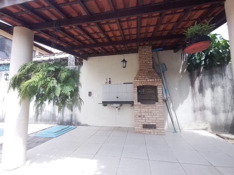 Foto 2 do(a) Casa de 5 quartos à venda em Sapiranga-Coité, Fortaleza