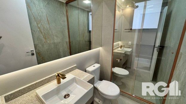 Foto 16 do(a) Flat de 3 quartos à venda em Jardim Lindóia, Porto Alegre