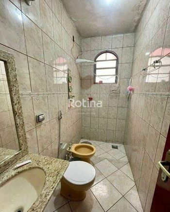 Foto 12 do(a) Casa de 6 quartos à venda em Bom Jesus, Uberlândia