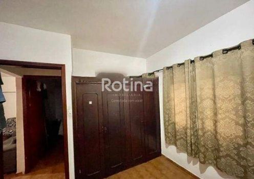 Foto 14 do(a) Casa de 6 quartos à venda em Bom Jesus, Uberlândia