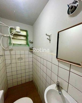 Foto 26 do(a) Casa de 6 quartos à venda em Bom Jesus, Uberlândia