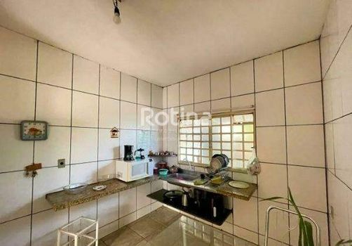 Foto 11 do(a) Casa de 6 quartos à venda em Bom Jesus, Uberlândia