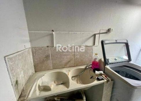 Foto 19 do(a) Casa de 6 quartos à venda em Bom Jesus, Uberlândia