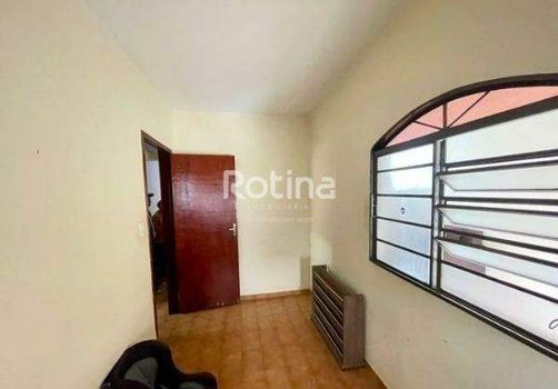 Foto 6 do(a) Casa de 6 quartos à venda em Bom Jesus, Uberlândia