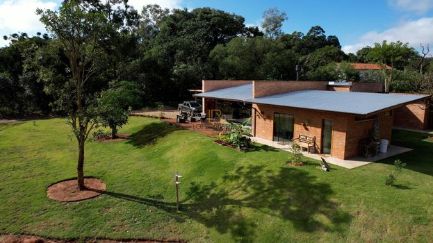 Foto 1 do(a) Fazenda / Sítio / Chácara de 7 quartos à venda em Chácara de Recreio Jardim Alvorada, Botucatu