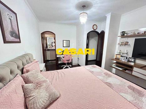 Foto 11 do(a) Casa de 4 quartos à venda em Vila Humaitá, Santo André