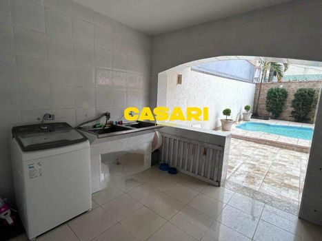 Foto 19 do(a) Casa de 4 quartos à venda em Vila Humaitá, Santo André