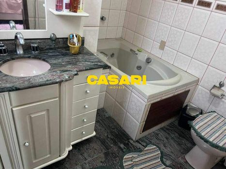 Foto 28 do(a) Casa de 4 quartos à venda em Vila Humaitá, Santo André