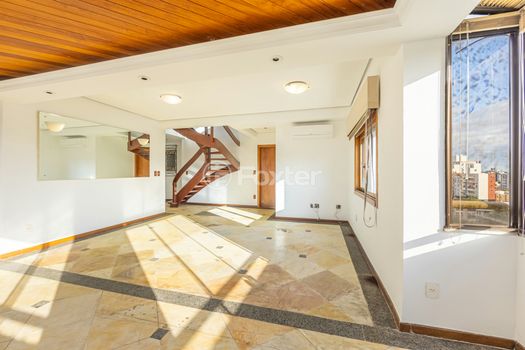 Foto 4 do(a) Cobertura de 3 quartos à venda em Menino Deus, Porto Alegre