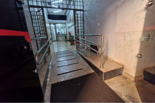 Foto 4 do(a) Sala / Conjunto Comercial de 6 quartos à venda em Centro, Ribeirão Preto