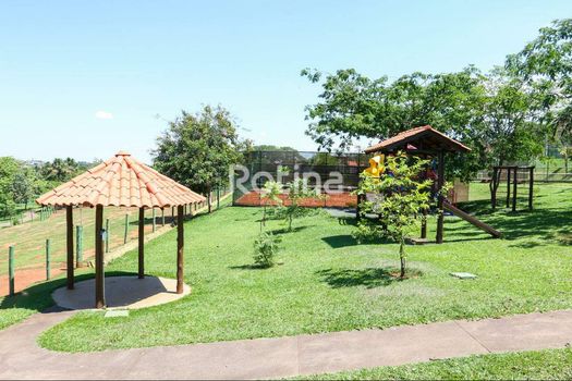 Foto 35 do(a) Casa em Condomínio de 4 quartos à venda em Aclimação, Uberlândia