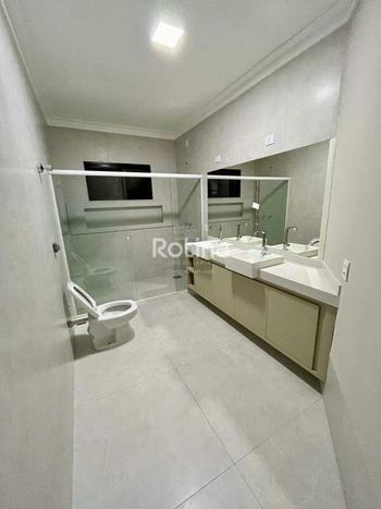 Foto 17 do(a) Casa em Condomínio de 4 quartos à venda em Aclimação, Uberlândia