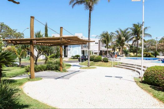 Foto 47 do(a) Casa em Condomínio de 4 quartos à venda em Aclimação, Uberlândia