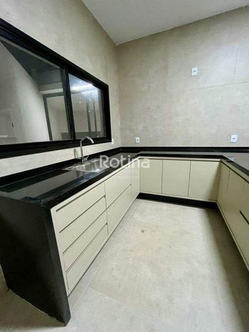 Foto 9 do(a) Casa em Condomínio de 4 quartos à venda em Aclimação, Uberlândia