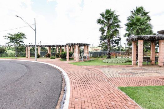 Foto 17 do(a) Casa em Condomínio false à venda em Jardim Botânico, Uberlândia