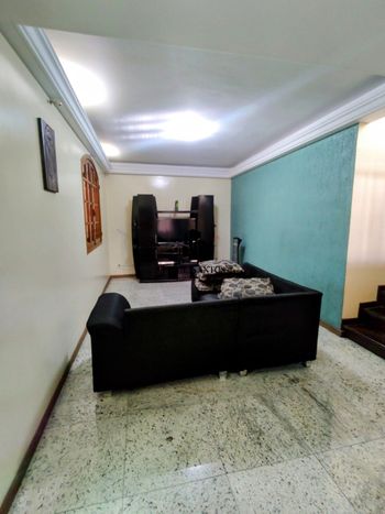 Foto 5 do(a) Casa de 4 quartos à venda em Conjunto Califórnia, Belo Horizonte