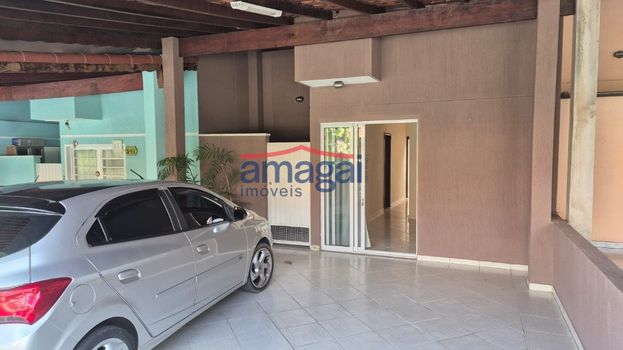 Foto 2 do(a) Casa em Condomínio de 3 quartos à venda em Jardim Califórnia, Jacareí