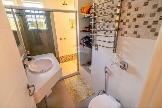 Foto 38 do(a) Casa de 5 quartos à venda em Jardim Guanabara, Rio de Janeiro