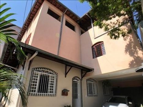 Foto 1 do(a) Casa de 3 quartos à venda em Estrela do Oriente, Belo Horizonte