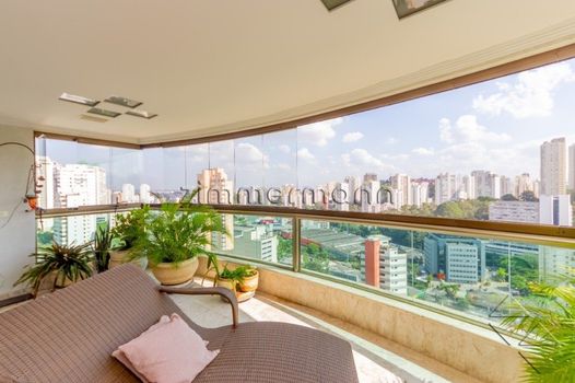 Foto 2 do(a) Apartamento de 4 quartos à venda em Vila Andrade, São Paulo