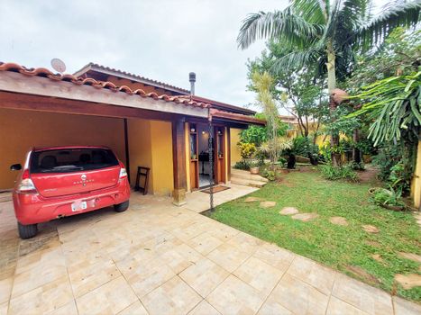 Foto 1 do(a) Casa de 4 quartos à venda em Chácara Vale do Rio Cotia, Carapicuíba