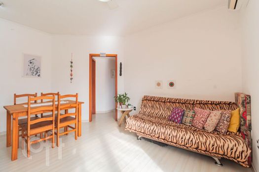 Foto 4 do(a) Apartamento de 2 quartos à venda em Vila Ipiranga, Porto Alegre