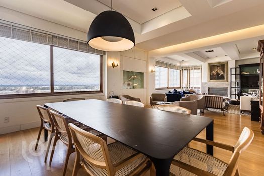 Foto 2 do(a) Apartamento de 3 quartos à venda em Moinhos de Vento, Porto Alegre