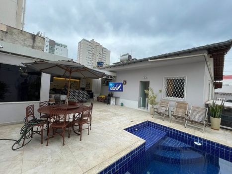 Foto 1 do(a) Casa de 3 quartos à venda em Graça, Belo Horizonte