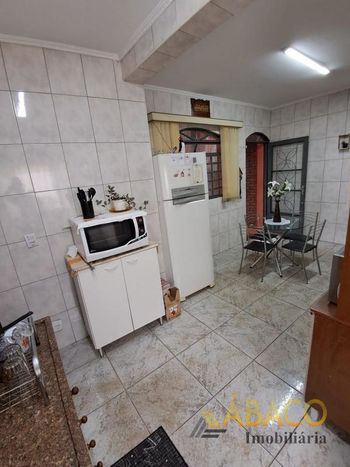 Foto 7 do(a) Casa de 3 quartos à venda em Vila Prado, São Carlos