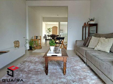 Foto 4 do(a) Casa de 4 quartos à venda em Vila Aquilino, Santo André