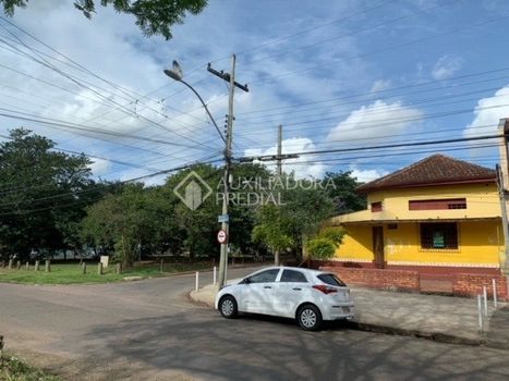 Foto 3 do(a) Casa de 3 quartos à venda em Jardim Itu, Porto Alegre