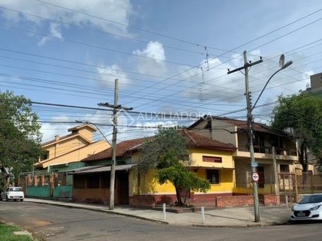 Foto 1 do(a) Casa de 3 quartos à venda em Jardim Itu, Porto Alegre