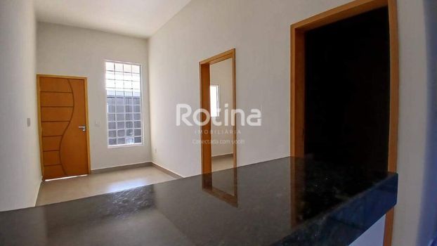 Foto 3 do(a) Casa de 2 quartos à venda em Jardim Ipanema, Uberlândia