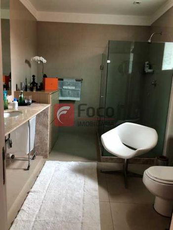 Foto 22 do(a) Casa de 4 quartos à venda em Jardim Botânico, Rio de Janeiro