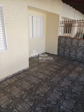 Foto 1 do(a) Casa de 3 quartos à venda em Guará I, Brasília