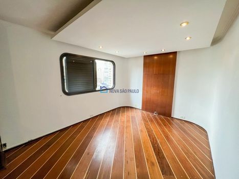 Foto 1 do(a) Cobertura de 4 quartos à venda em Vila Uberabinha, São Paulo