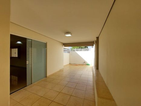 Foto 5 do(a) Casa de 3 quartos para alugar em Palmital, Marília
