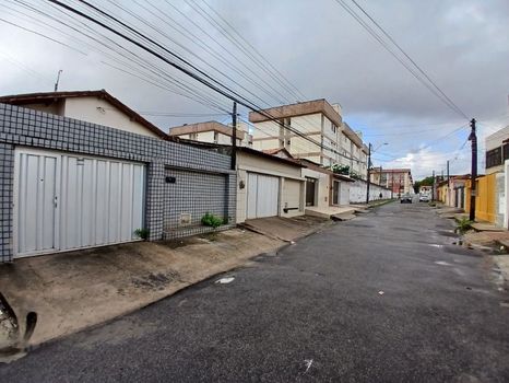 Foto 2 do(a) Casa de 3 quartos à venda em Bom Futuro, Fortaleza