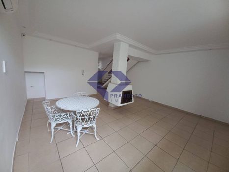 Foto 4 do(a) Casa de 3 quartos à venda em Parque Colonial, São Paulo