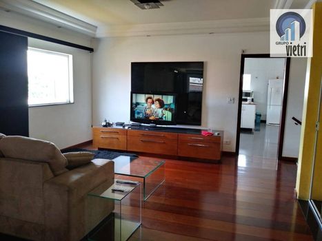 Foto 7 do(a) Casa de 4 quartos à venda em Vila São Vicente, São Paulo