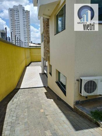 Foto 2 do(a) Casa de 4 quartos à venda em Vila São Vicente, São Paulo